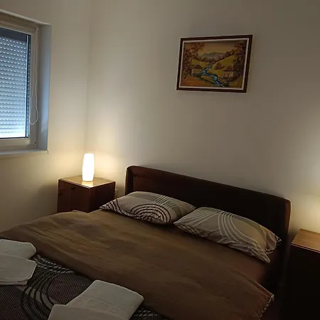 Petrovic 4 Apartment *