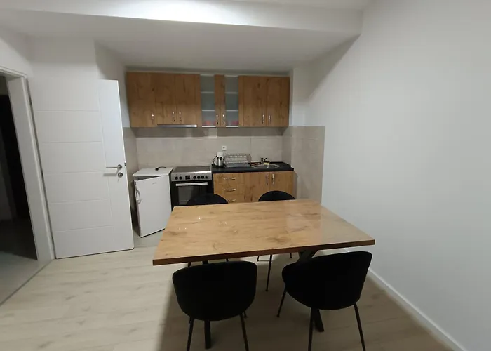 Petrovic 4 Lägenhet *